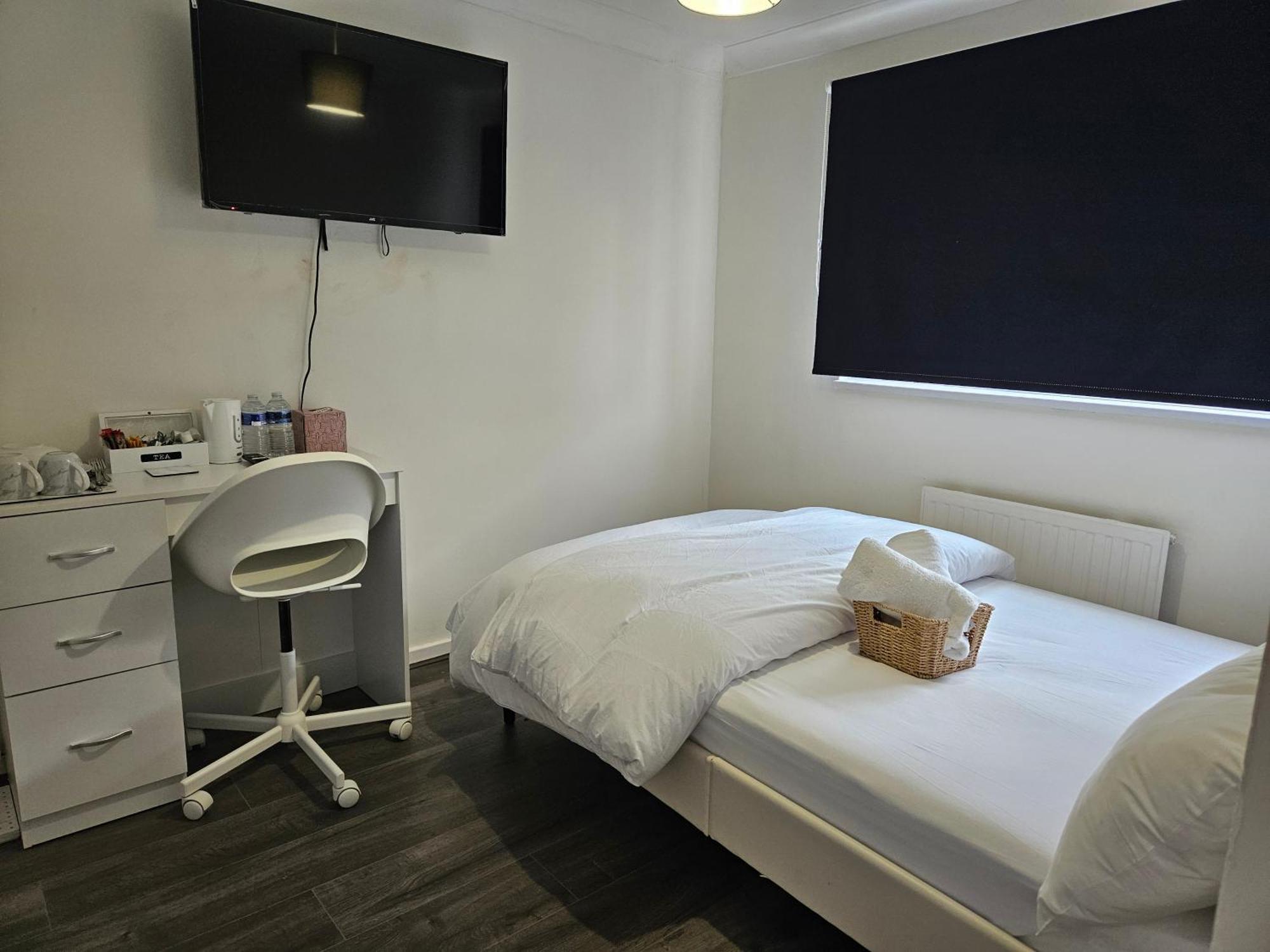 Jays-Rooms Pitsea Eksteriør bilde