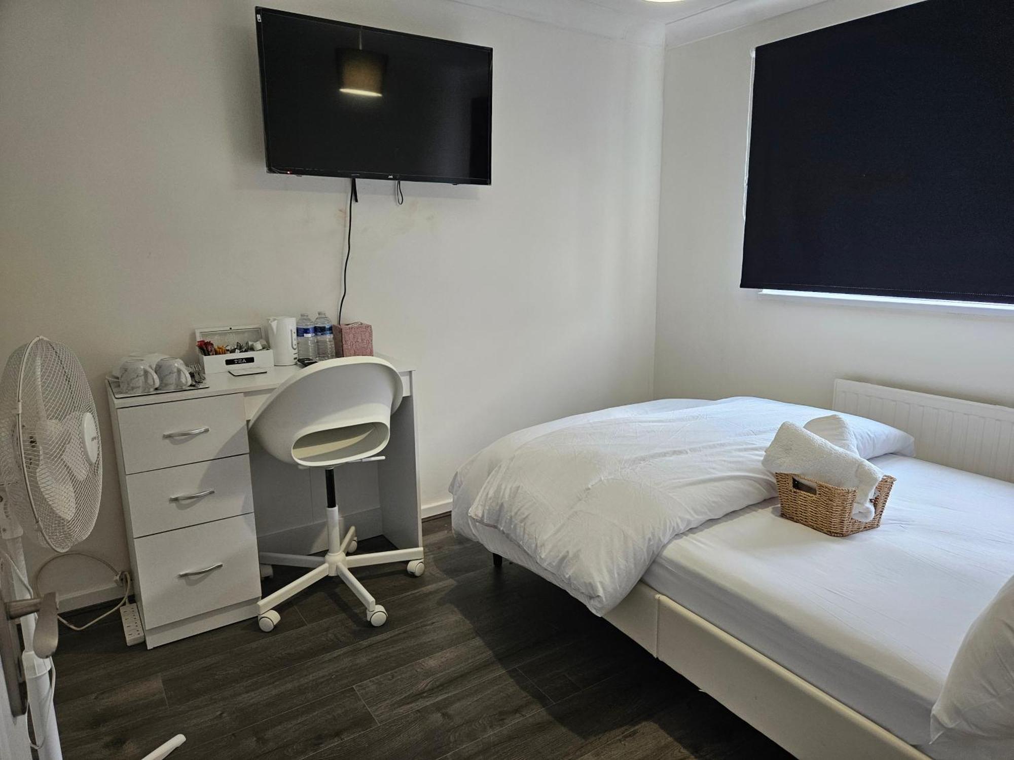 Jays-Rooms Pitsea Eksteriør bilde